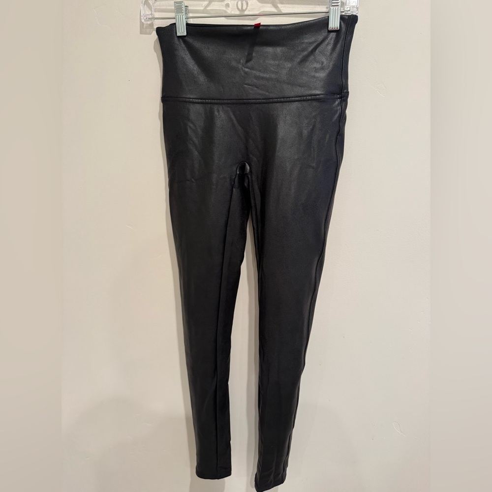 NWOT Women SPANX black Leggings Medium